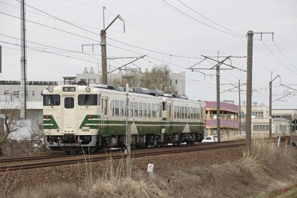 5534b704 3ec0 4640 8f1d f0c22b642f2e 1 - 山奥でも電車が走る！秋田県男鹿線にあらわれた蓄電池電車